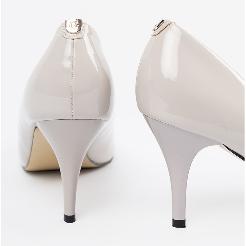 Goodin Világosszürke lakkozott női magas sarkú cipő 1