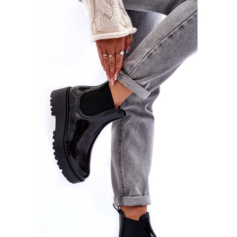 Női lakkozott kút a Big Star MM274395 fekete platformon 3