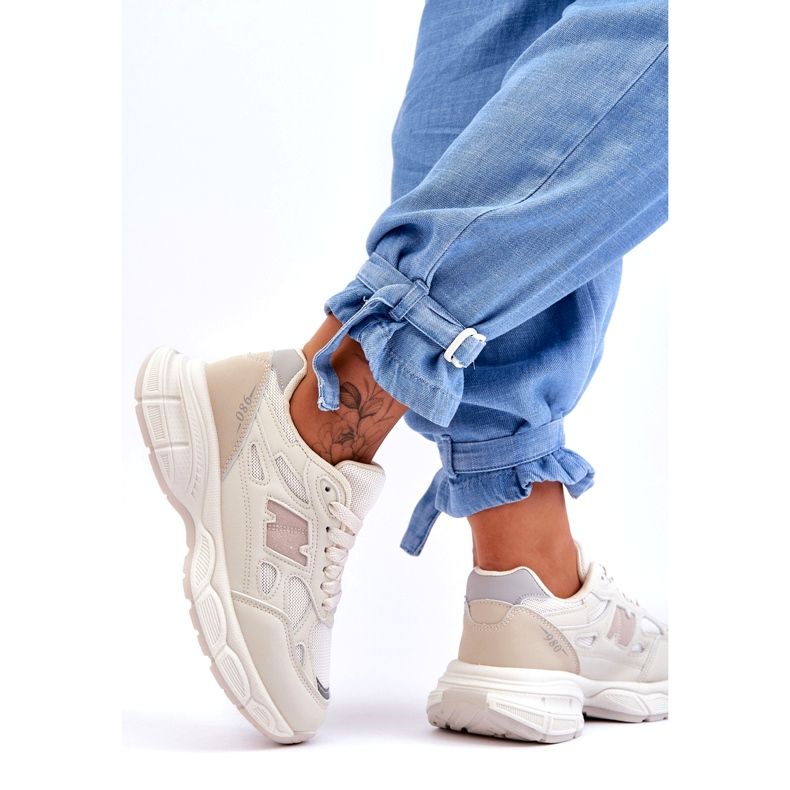 Női sportcipő bézs hálóval 2