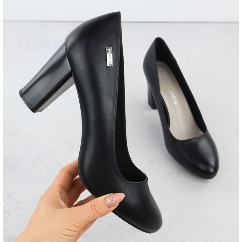 Szivattyúk a fekete Sergio Leone PB130 oszlopon 1