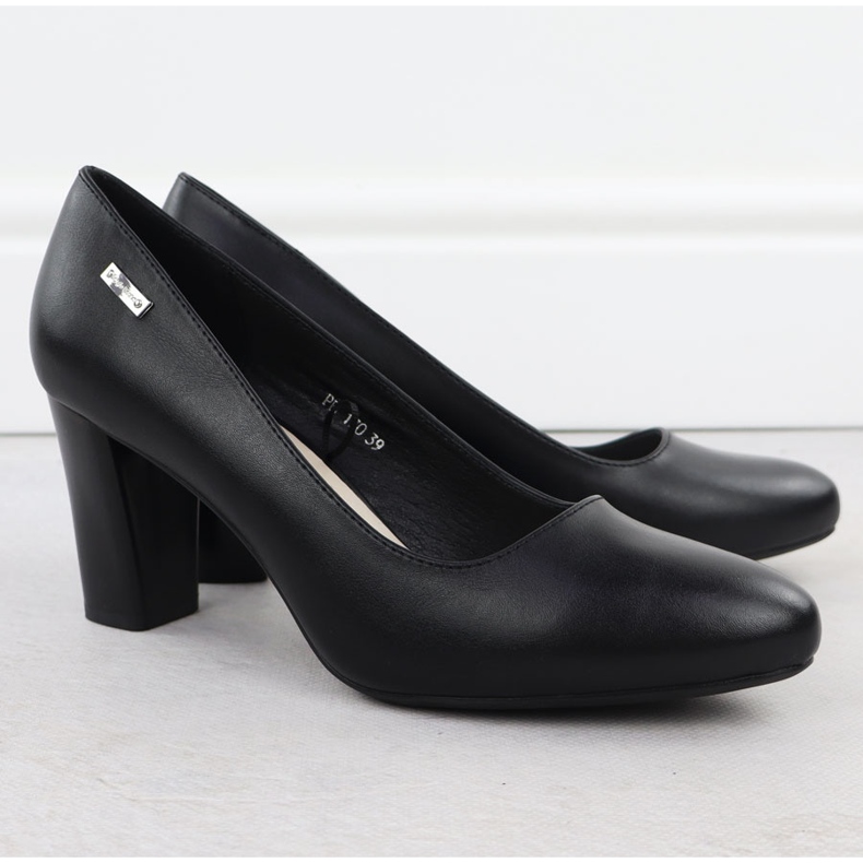 Szivattyúk a fekete Sergio Leone PB130 oszlopon 2