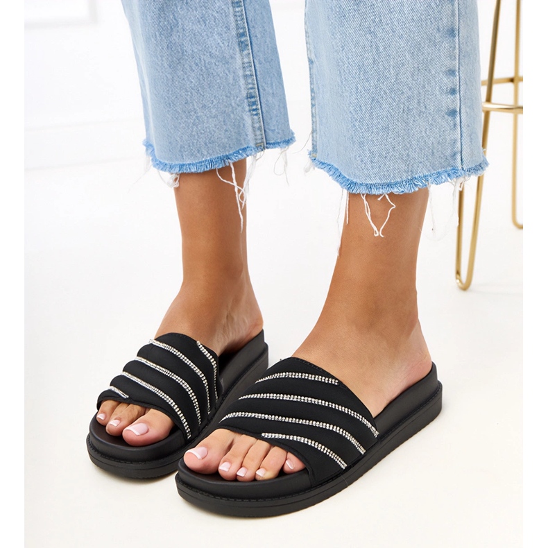 Fekete flip flopok cardon cirkonokkal 1 Fekete flip flopok cardon cirkonokkal 1