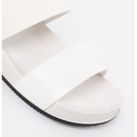 SHELOVET Kényelmes fehér papucs 1