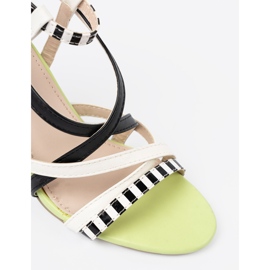 Shelvt Szandál egy csíkos csapon sokszínű 1