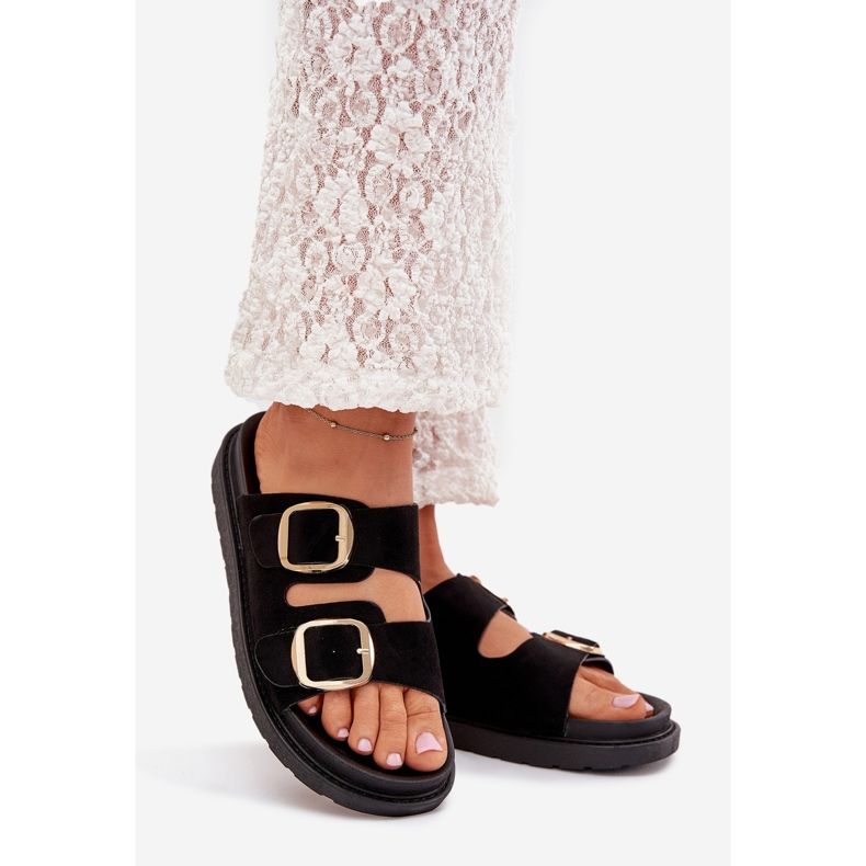 Boto A női papucs flopok a peronon arany csatokkal, fekete Verena 1