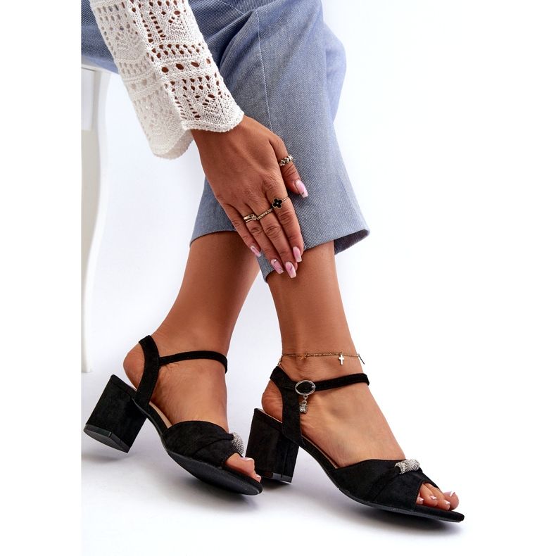 Vinceza Női öko-részes szandál a poszton fekete dekorációkkal 3