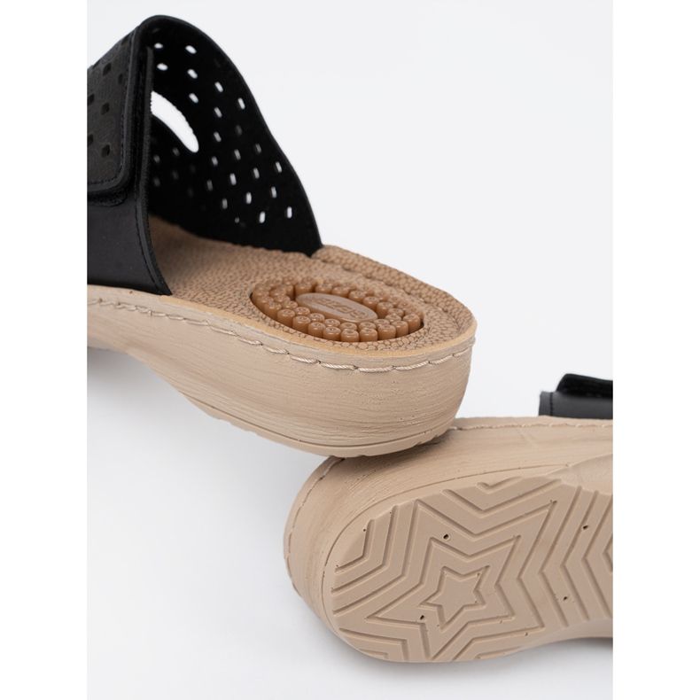 Shelvt Egészségügyi szárnyak masszázs funkcióval fekete 1