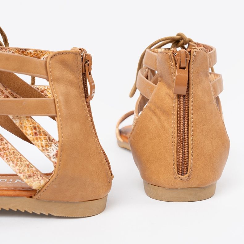 Shelvt Sanadals csipke -Up kígyó motívummal 1