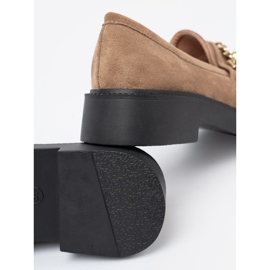 Shelvt Bézs cipők arany lánccal. 1