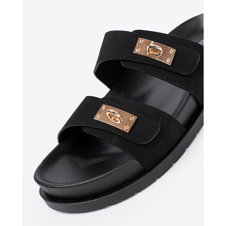 Shelvt Papucs a peronon arany részletekkel fekete 1