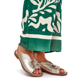 Lapos bőr szandál Laura Messi dekorációjával 2865 Zlotys aranysárga 1