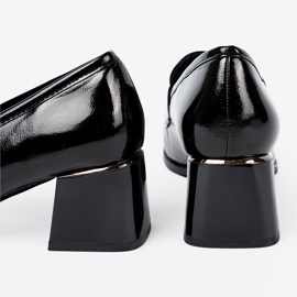 Goodin Lakos cipő ezüst dekorációval fekete 1