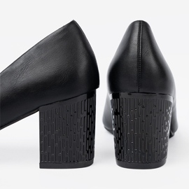 Goodin Fekete szivattyúk egy látványos oszlopon 1