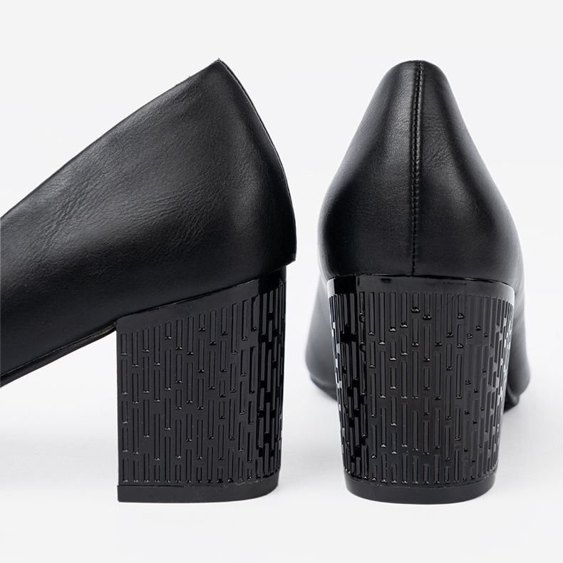 Goodin Fekete szivattyúk egy látványos oszlopon 1