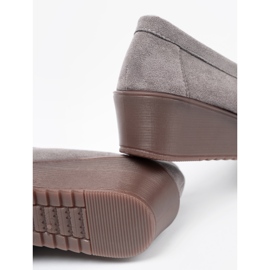 Shelvt Szürke cipő arany mackóval 1