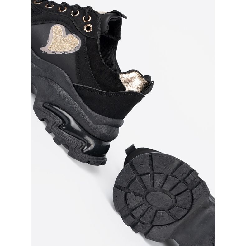 Shelvt Fekete cipők dekoratív arany szívvel 1