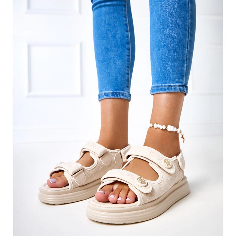 Bézs szandál állítható szakállszíjakkal 1 Bézs szandál állítható szakállszíjakkal 1