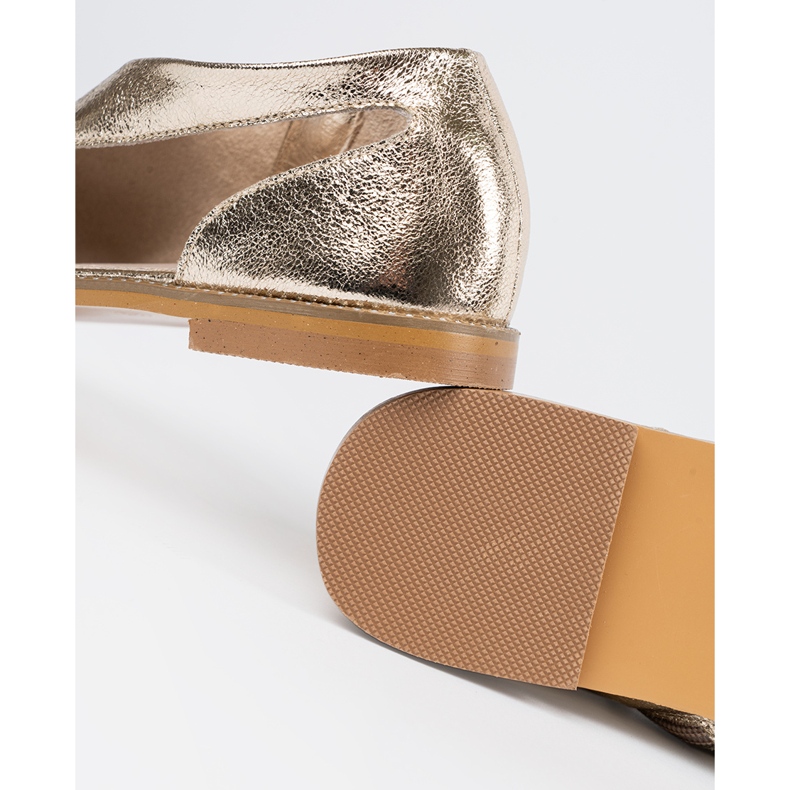 Goodin Arany női szandál kivágásokkal aranysárga 1