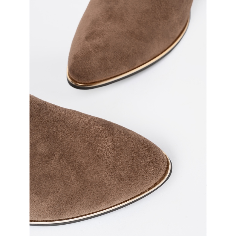 Shelvt Sötét bézs velúr csizma a poszton 2