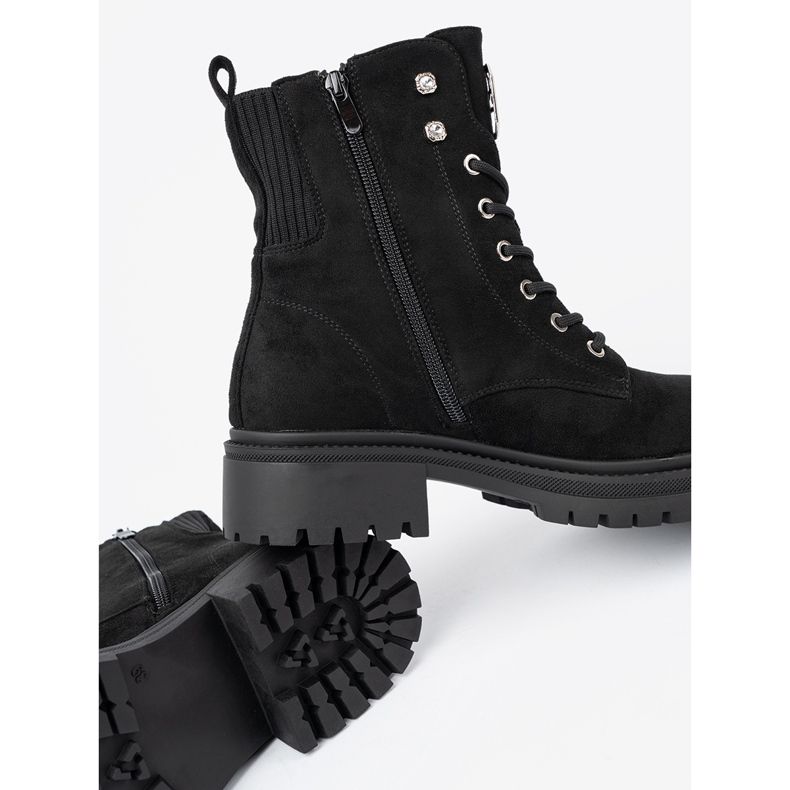 Shelvt Elegáns fekete munkavállalók fényes kristályokkal 2