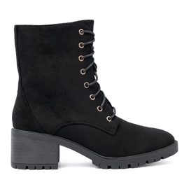 Shelvt Kényelmes fekete csizma kerek lábujjjal 2