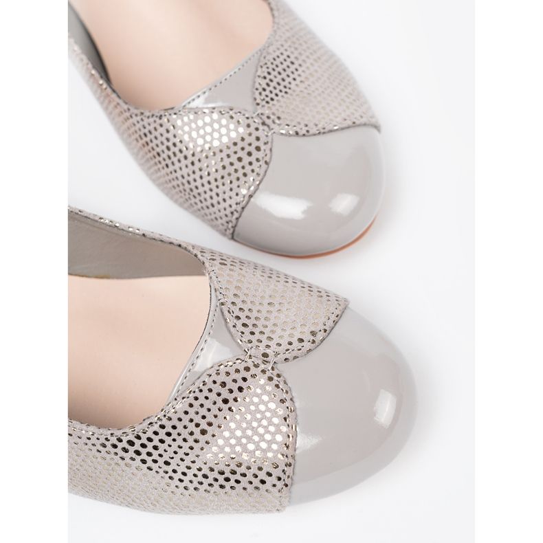 Shelvt Szürke szivattyúk ezüst dekorációval 1