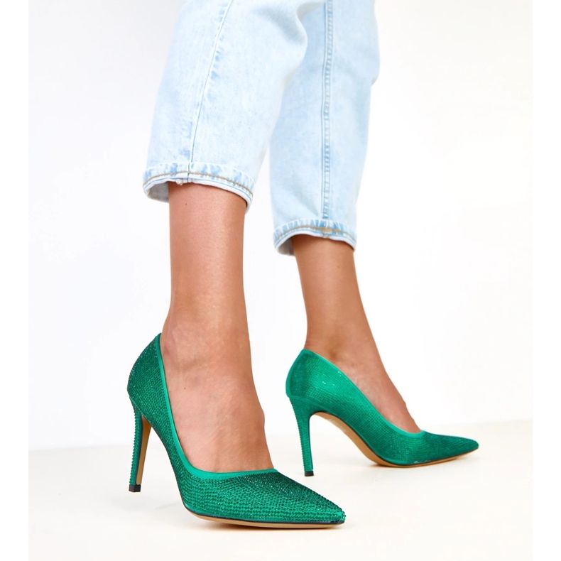 Zöld szatén szivattyúk cirkonokkal a sarkon Aranka 2