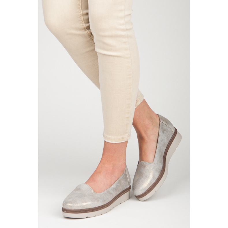 Vinceza Lordsy a platformon szürke 1