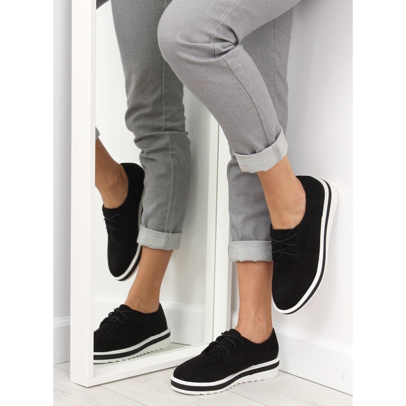 Fekete, fekete fűzős naplopók 1