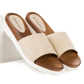 Bézs velúr vinceza papucs 1