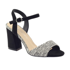 Szandál a Sergio Leone 820 oszlopon csíkokkal fehér fekete 1