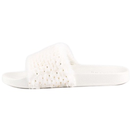 Erynn Fehér papucs bundával 1