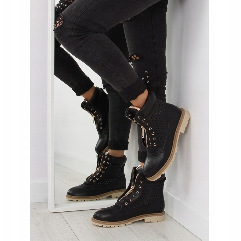 Áttört balmanák, arany cipzárral, fekete R103 Fekete 1 Áttört balmanák, arany cipzárral, fekete R103 Fekete 1