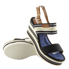 Fekete szandál éksarkú D-37 fekete 2