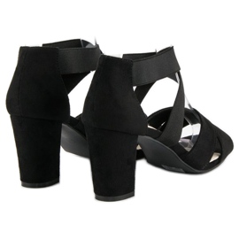 Filippo Velúr szandál oszlopon fekete 1