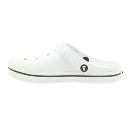 American Club Kroks klumpa fehér szandál 2