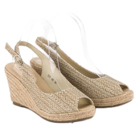 Bézs ék alakú espadrillák 1