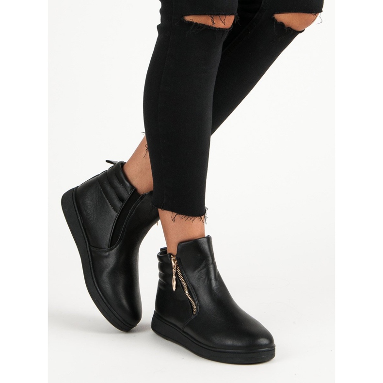 Fekete tornacipő a boka felett 1