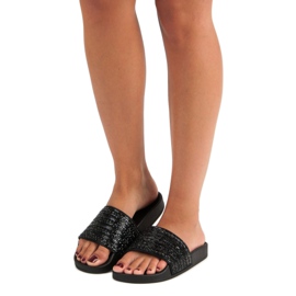 Elegáns fekete papucs 2