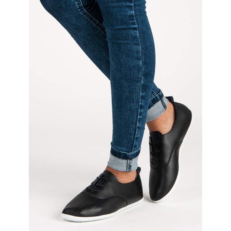 Fekete fűzős tornacipő 2