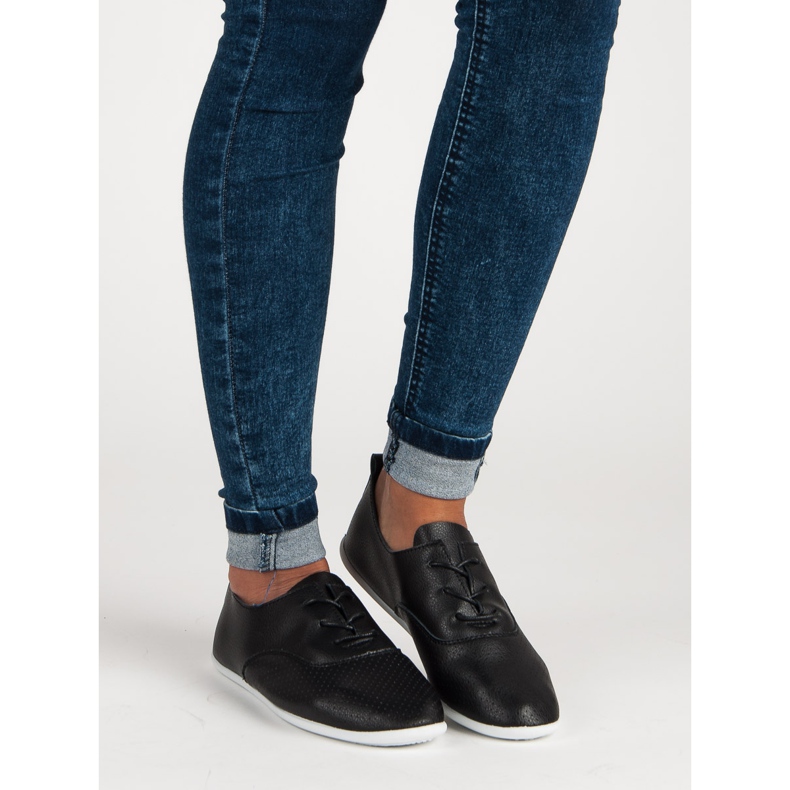 Fekete fűzős tornacipő 1