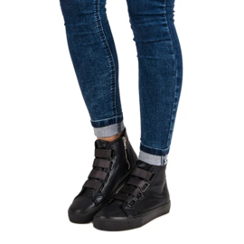 Fekete tornacipő elasztikus szalaggal 1