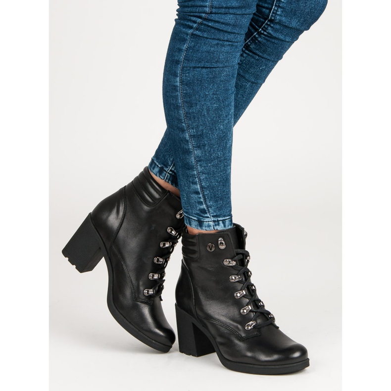 Kényelmes vinceza magassarkú fekete 2