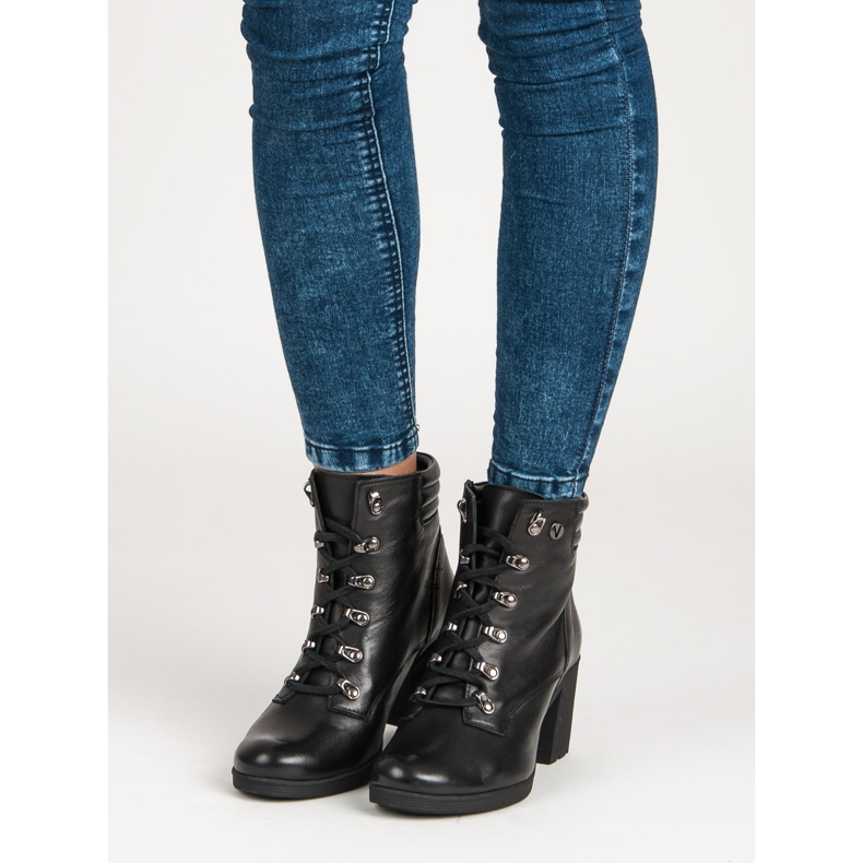 Kényelmes vinceza magassarkú fekete 1