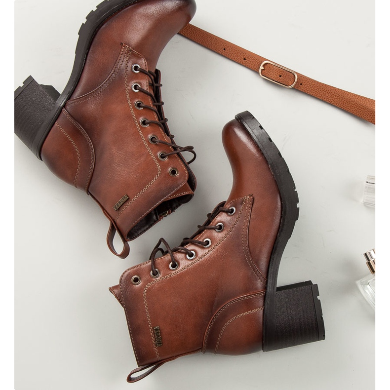 Barna fűzős vinceza csizma 1