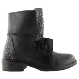 Munkások bársonyfekete masnival 1