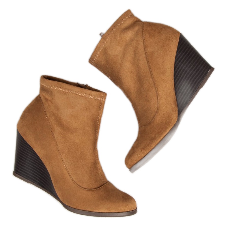 Corina Ék sarkú velúr bokacsizma barna 1