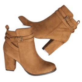 Corina Elegáns magas sarkú csizma barna 2