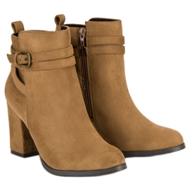 Corina Elegáns magas sarkú csizma barna 1