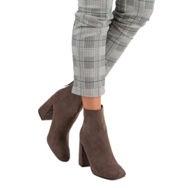 Corina Elegáns velúr csizma barna 1